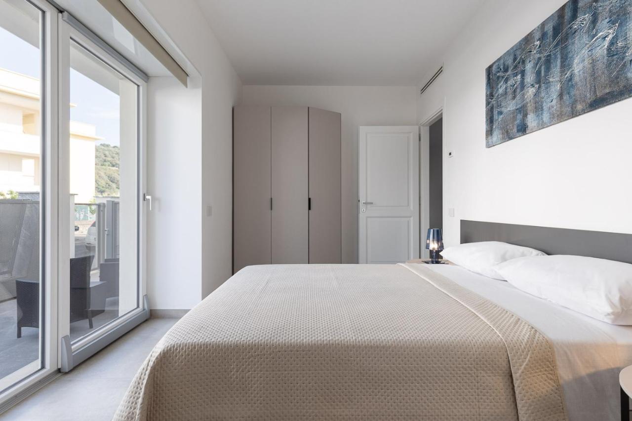 Oneweek Gaeta Suites And Apartments מראה חיצוני תמונה