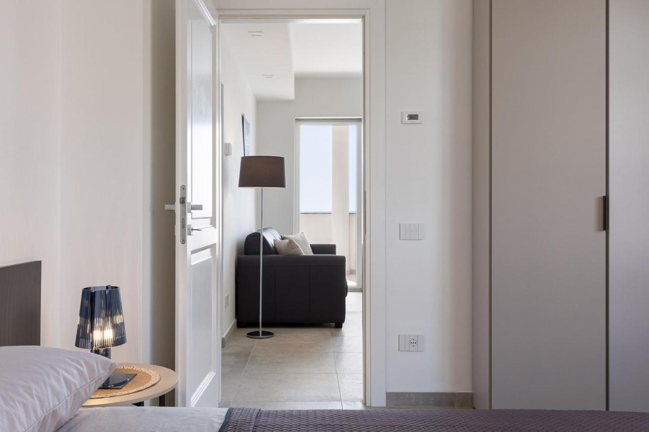 Oneweek Gaeta Suites And Apartments מראה חיצוני תמונה